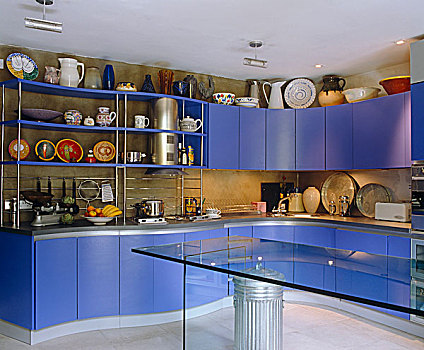 墙壁,小,厨房,排列,弯曲,蓝色,中心,桌子,玻璃