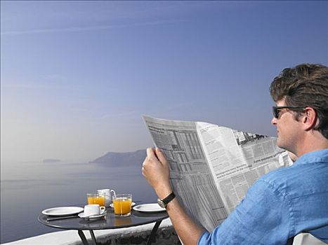男人,读报纸,早餐