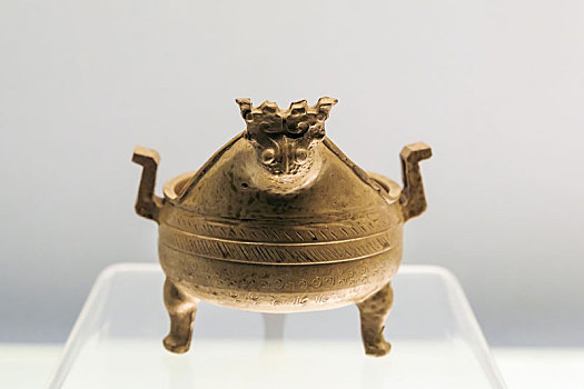 上海博物馆藏战国青釉兽首鼎