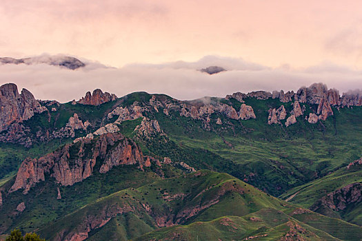 囊谦山景