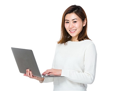 亚洲女性,使用,笔记本电脑