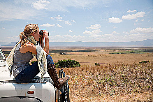 坦桑尼亚,恩格罗恩格罗,游客,上方,恩戈罗恩戈罗火山口,引擎盖,陆虎