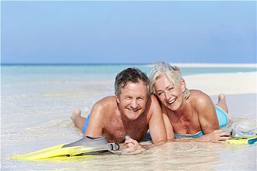 老年,夫妻,通气管,享受,海滩度假
