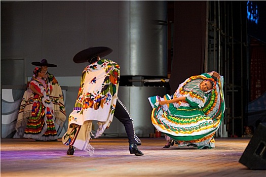 弯曲,墨西哥人,传统,舞者,绿色