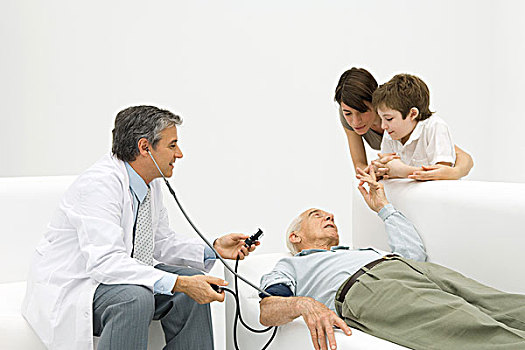 医生,测量,老人,男人,血压,家庭,看