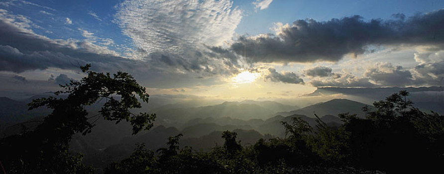 山区风景图