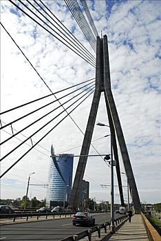 桥,后面,现代,建筑,银行,里加,拉脱维亚,波罗的海国家,欧洲