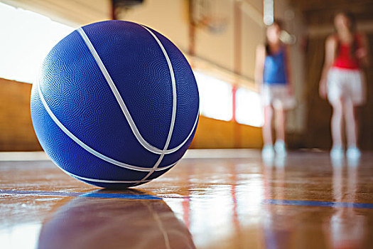 特写,蓝色,篮球,地板,女性,运动员,背景