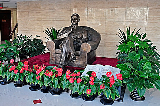 雕塑,一个,男人,坐,椅子,剧院,北京,中国
