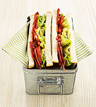 火腿莴苣番茄三明治,三明治,饭盒