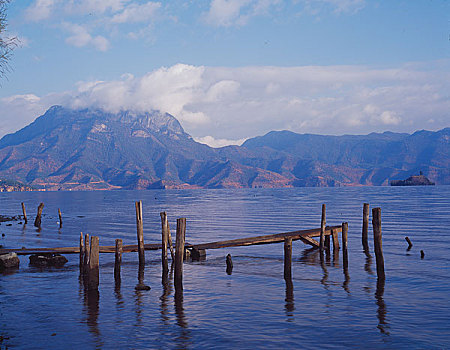 沪沽湖