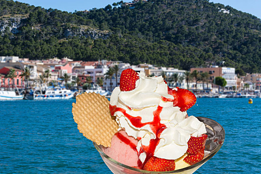 草莓冰激凌,海滩