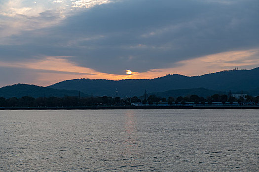 浏阳河