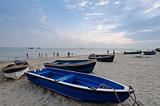 沙滩渔船