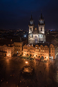 布拉格老城广场夜晚景观与泰恩教堂夜景