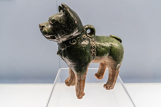 上海博物馆的东汉绿釉陶狗