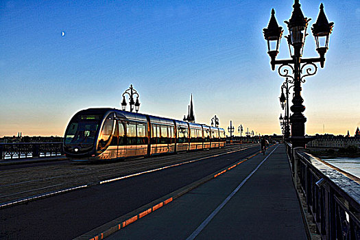 法国,波尔多,有轨电车,桥,石头,世界遗产,2007年