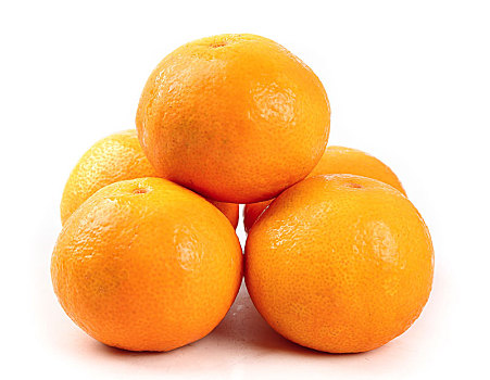 白底上一堆新鲜爱媛果冻橙