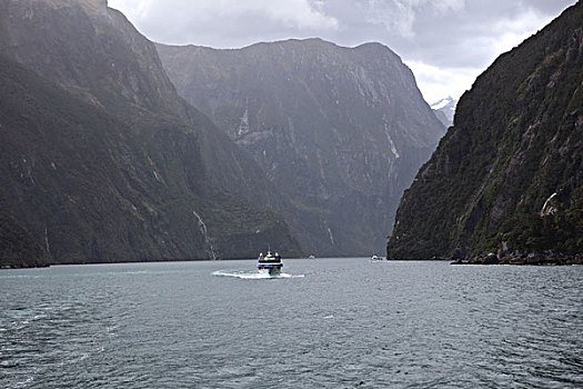 米弗峡湾