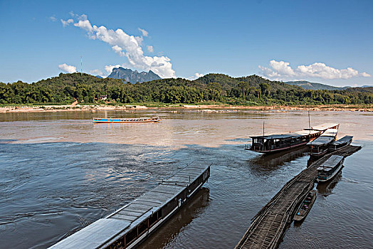 船,湄公河,琅勃拉邦,老挝