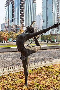 女子艺术体操雕塑,南京市国际青年文化公园