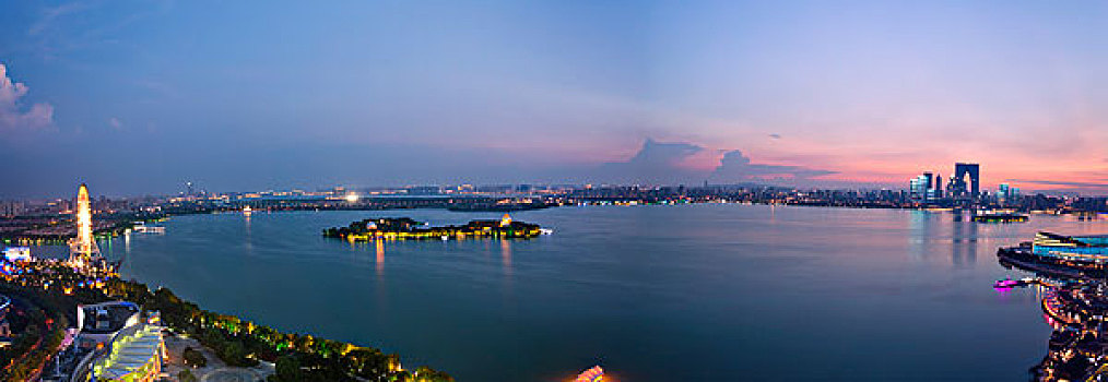 苏州金鸡湖夜景