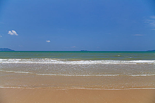 阳光沙滩大海