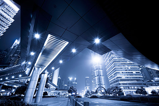上海cbd摩天大楼街道夜景