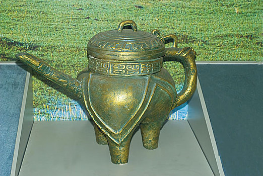 铜制壶