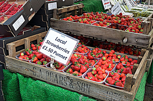 扁篮,草莓,出售,市场货摊