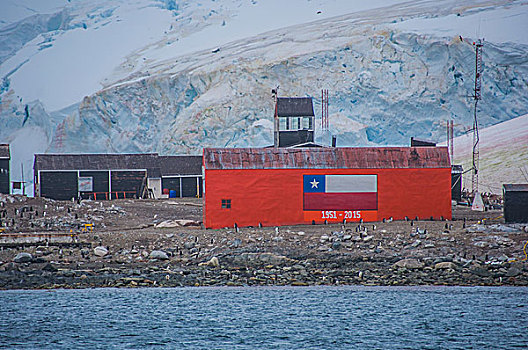 南极冰川智利遗弃科考站