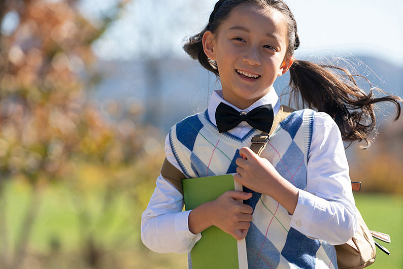 可爱的小学生图片_可爱的小学生高清图片_全景视觉