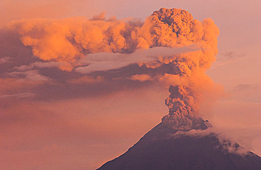 活火山,云,火山灰,喷发,几个,岁月,夜晚,火山岩,炸弹,罐,风景,乡村,靠近,安第斯山,厄瓜多尔