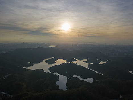 清晨惠州红花湖景区日出航拍风光