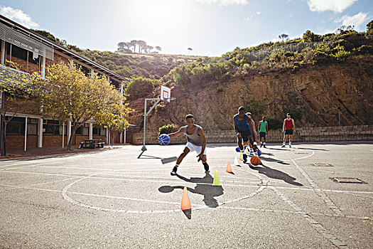 篮球手,练习,运球,训练,篮球场,户外