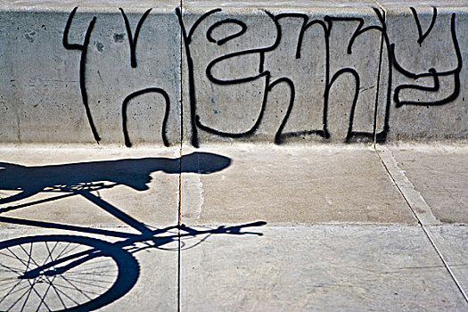 影子,人行道,人,自行车,涂鸦,墙壁