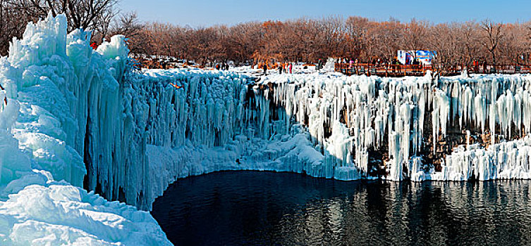 黑龙江镜泊湖瀑布冬季冰挂