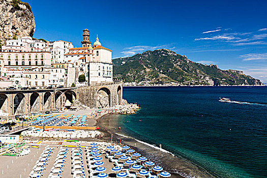 沿岸,道路,沙滩伞,休闲椅,水岸,圣玛丽亚教堂,背景,阿马尔菲海岸,意大利