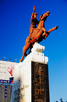 云南香格里拉县雕塑