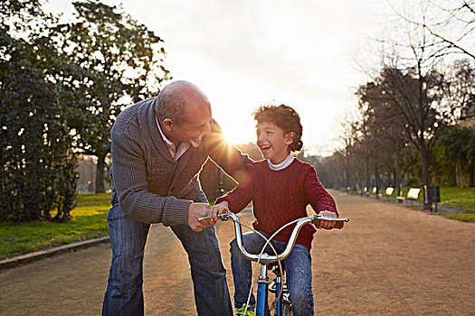 爷爷,教育,孙子,乘,自行车,公园