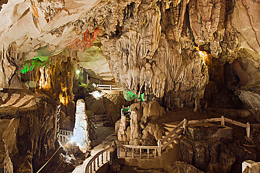洞穴,钟乳石,喀斯特地貌,岩石构造,万荣,万象,老挝,印度支那,亚洲