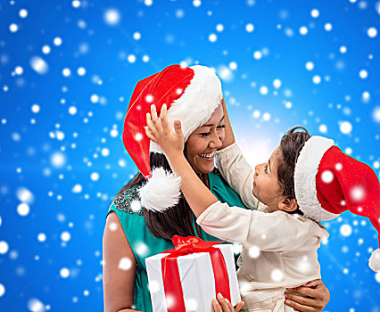 圣诞节,休假,庆贺,家庭,人,概念,高兴,母子,女孩,圣诞老人,帽子,礼盒,上方,蓝色,雪,背景