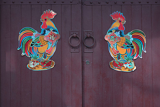 传统红色木门鸡年年画传统习俗