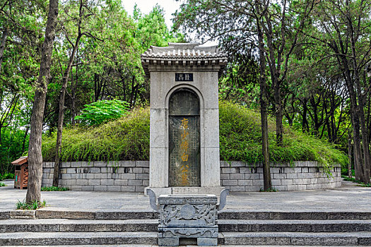 白居易墓园,中国河南省洛阳市龙门东山琵琶峰
