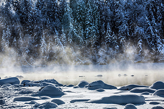 冬季月亮湾雪景