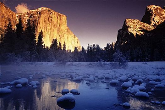 加利福尼亚,优胜美地国家公园,优胜美地山谷,日落,上方,船长峰,雪,默塞德河