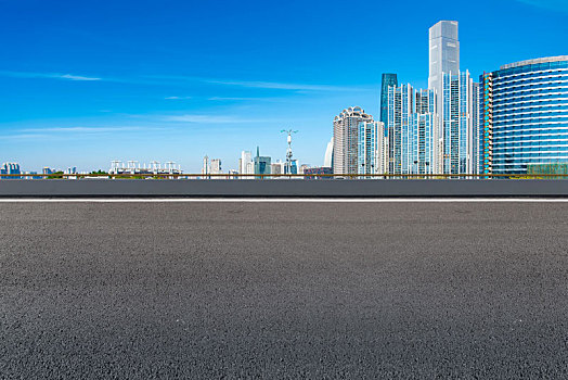 道路地砖和天津现代城市建筑天际线