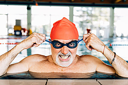 老人,拉拽,卑劣,脸,戴着,护目镜,游泳池