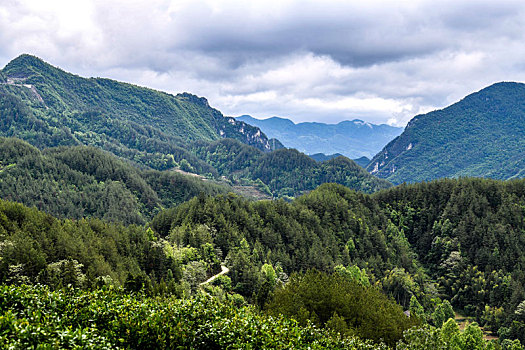 重庆酉阳,雨后清晨青山靓