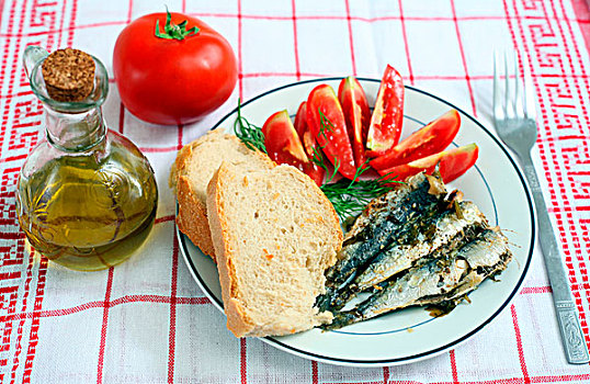 食物,烘制,新鲜,沙丁鱼,面包,西红柿,橄榄油,健康,盘子,高,维生素d,油